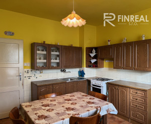 Ponúkame NA PREDAJ rodinný dom+pozemok 1054 m2 v Kolárove!