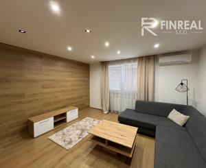 Ponúkame NA PRENÁJOM 2 izbový byt v Komárne!