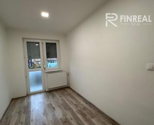 NA PREDAJ 3 izbový zrekonštruovaný byt + garáž v Hurbanove!