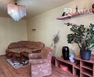 Ponúkame pre Vás NA PREDAJ 3 izbový byt v Kolárove!