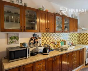 NA PREDAJ -  Rodinný dom s garážou v Hurbanove!