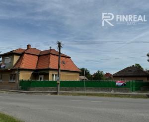 NA PREDAJ -  Rodinný dom  v obci Zemianska Olča!