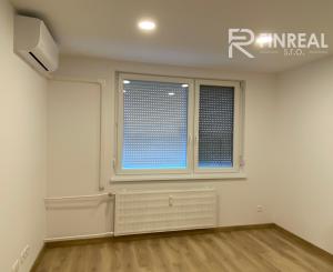 NA PRENÁJOM - kompletne zrekonštruovaná garsónka v Komárne!