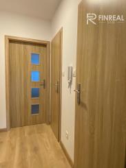 NA PRENÁJOM - kompletne zrekonštruovaná garsónka v Komárne!