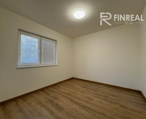 NA PRENÁJOM - 2 izbový klimatizovaný byt v Kolárove !