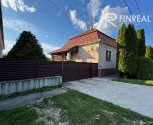 IBA U NÁS ! Ponúkame NA PREDAJ rodinný dom v Kolárove!