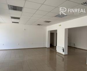 IBA U NÁS !  - NA PRENÁJOM - obchodné priestory v Kolárove!