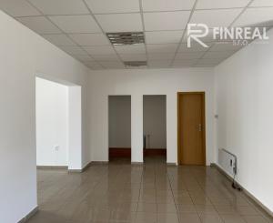 IBA U NÁS !  - NA PRENÁJOM - obchodné priestory v Kolárove!