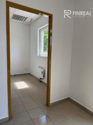 IBA U NÁS !  - NA PRENÁJOM - obchodné priestory v Kolárove!