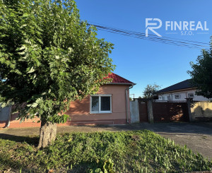 NA PREDAJ - rodinný dom v Kolárove !