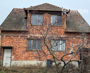 NA PREDAJ rodinný dom s pozemkom 803 m2 v Kolárove!