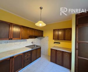 Ponúkame NA PREDAJ 3 - izbový klimatizovaný byt v Kolárove!