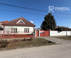 NA PREDAJ rodinný dom v Kolárove !