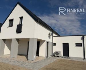 FINREAL s.r.o. Vám ponúka na PREDAJ rodinný dom v Kolárove!