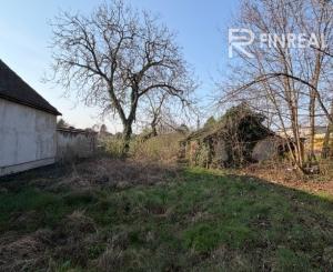 Na predaj 1460 m2 pozemok s pôvodným rodinným domom !