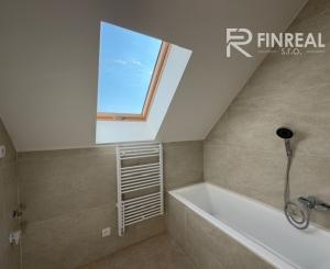 FINREAL s.r.o. Vám ponúka na PREDAJ rodinný dom v Kolárove!