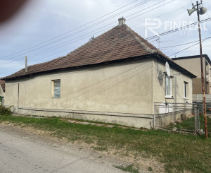 FINREAL exkluzívan ELADÁSRA kínál egy családi házat Komjáton