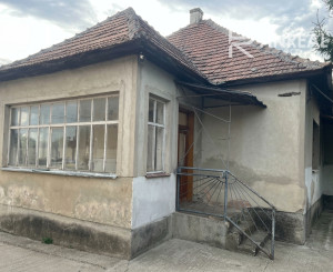 FINREAL exkluzívan ELADÁSRA kínál egy családi házat Komjáton