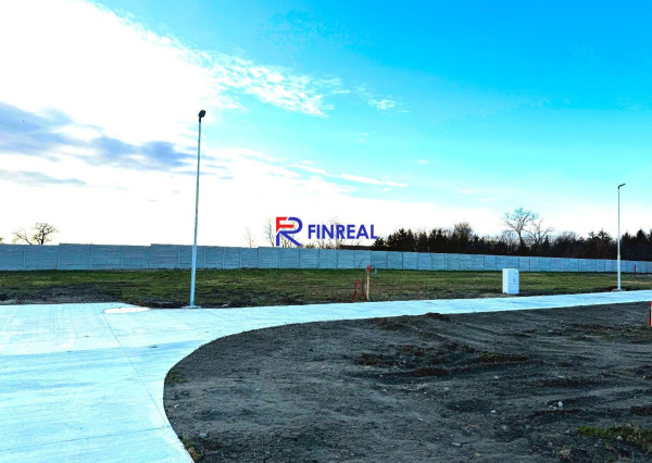 NA PREDAJ - stavebný pozemok B2 - 748m2 v Zemianskej Olči !