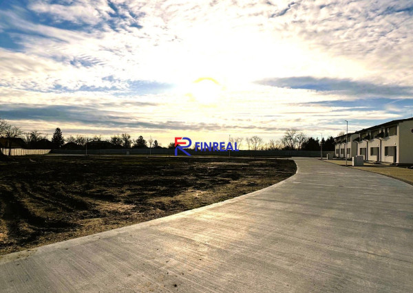 FINREAL s.r.o. ponúka na PREDAJ rodinný dom D4 v Zem. Olči!