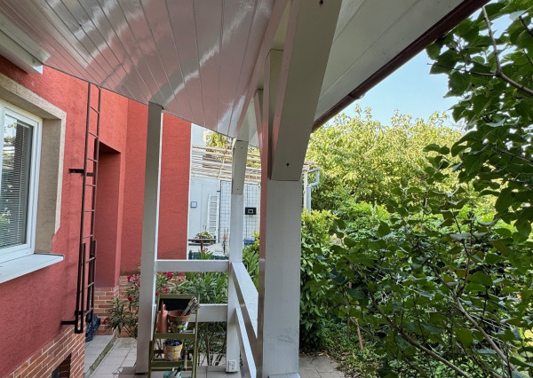 NA PREDAJ -  Rodinný dom s garážou v Hurbanove!