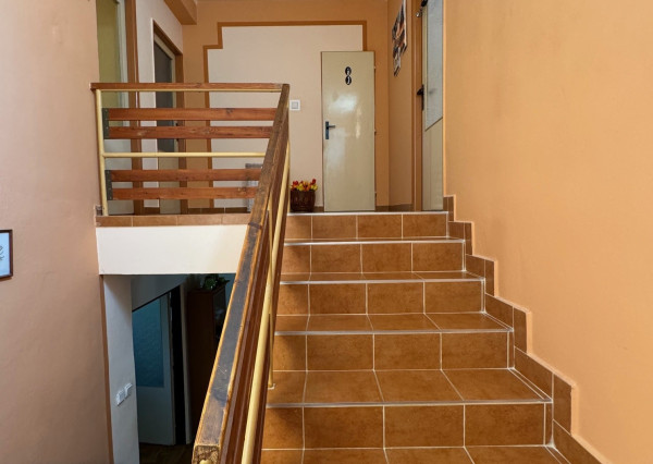 NA PREDAJ -  Rodinný dom s garážou v Hurbanove!