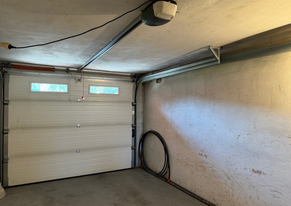 NA PREDAJ -  Rodinný dom s garážou v Hurbanove!