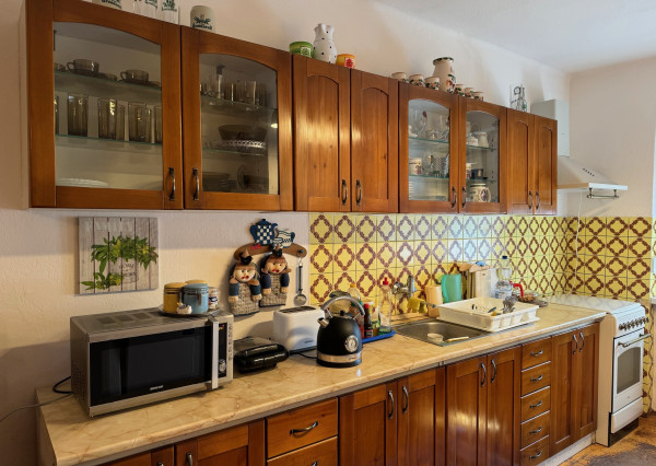 NA PREDAJ -  Rodinný dom s garážou v Hurbanove!