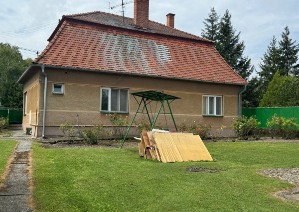 NA PREDAJ -  Rodinný dom  v obci Zemianska Olča!