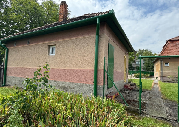 NA PREDAJ -  Rodinný dom  v obci Zemianska Olča!