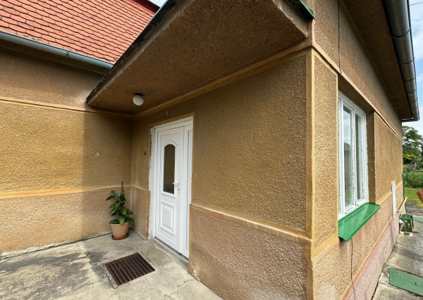 NA PREDAJ -  Rodinný dom  v obci Zemianska Olča!