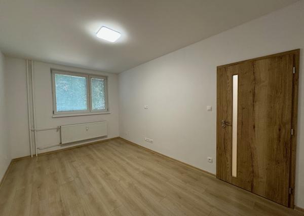 NA PREDAJ - 2 izbový  byt v Kolárove - REZERVOVANÉ !