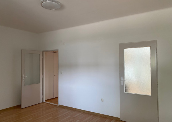 NA PRENÁJOM - 2 izbový byt v Kolárove !