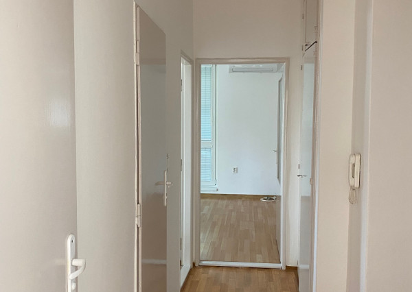 NA PRENÁJOM - 2 izbový byt v Kolárove !