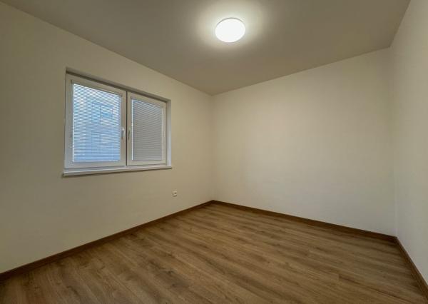 NA PRENÁJOM - 2 izbový klimatizovaný byt v Kolárove !