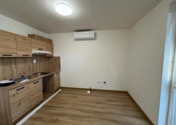 NA PRENÁJOM - 2 izbový klimatizovaný byt v Kolárove !