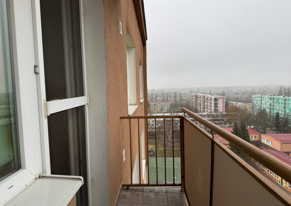 NA PREDAJ - 2 izbový byt v Komárne !