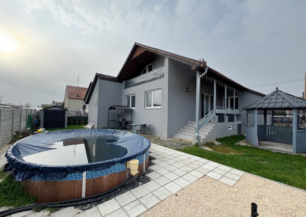 FINREAL s.r.o. Vám ponúka NA PREDAJ rodinný dom v Kolárove!