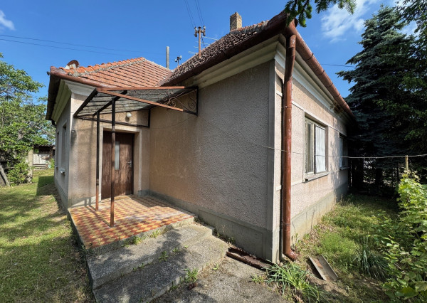 FINREAL ponúka NA PREDAJ 4 izbový rodinný dom v Hurbanove!