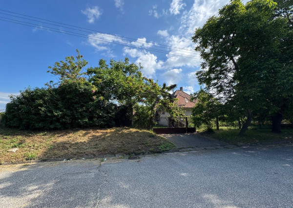 FINREAL ponúka NA PREDAJ 4 izbový rodinný dom v Hurbanove!