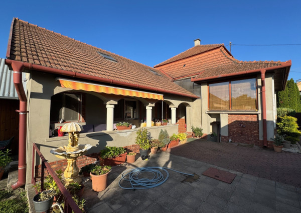 IBA U NÁS ! Ponúkame NA PREDAJ rodinný dom v Kolárove!