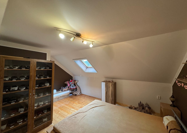 IBA U NÁS ! Ponúkame NA PREDAJ rodinný dom v Kolárove!