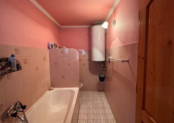 IBA U NÁS ! Ponúkame NA PREDAJ rodinný dom v Kolárove!