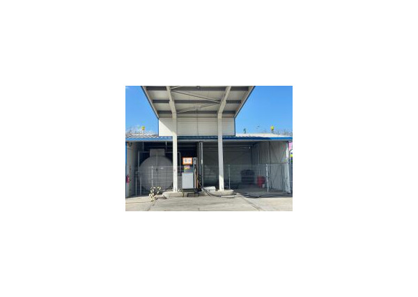 PRENÁJOM-Administratívna budova+rozľahlá parkovacia plocha!