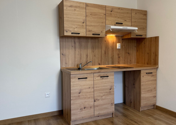 IBA U NÁS !  Ponúkame na PRENÁJOM 1 izbový byt v Kolárove!