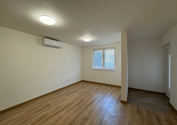 IBA U NÁS !  Ponúkame na PRENÁJOM 1 izbový byt v Kolárove!