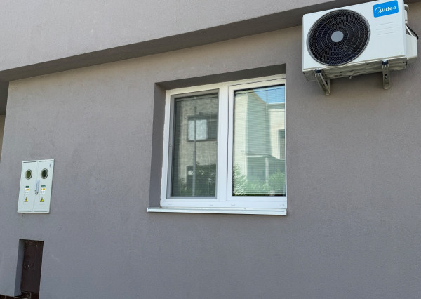 IBA U NÁS !  Ponúkame na PRENÁJOM 1 izbový byt v Kolárove!