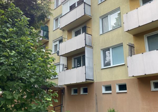 Ponúkame na Vás na PRENÁJOM garzónku v Kolárove!