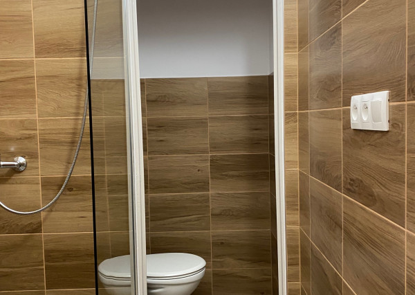 Ponúkame na Vás na PRENÁJOM garzónku v Kolárove!