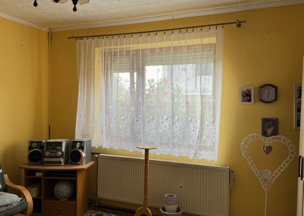 Iba u nás! Ponúkame NA PREDAJ rodinný dom v Kolárove!